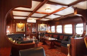 lux_house_boat_2