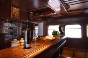 lux_house_boat_3
