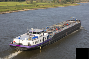 river_tanker_12