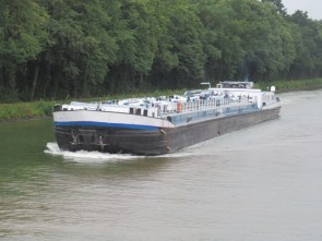 river_tanker_18